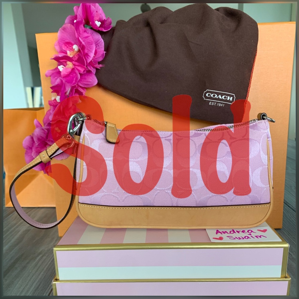 🌺 Vintage Pink Coach Purse/Wrislet 🌺
